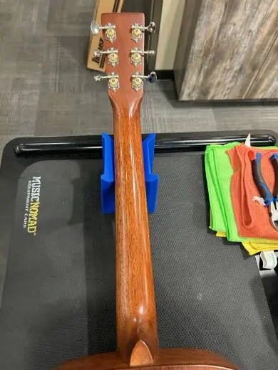 Martin Guitars - 000-17 2